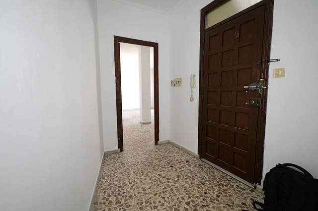 4 soverom Leilighet til salgs i Berja med garasje - € 85 000 (Ref: 9976664)
