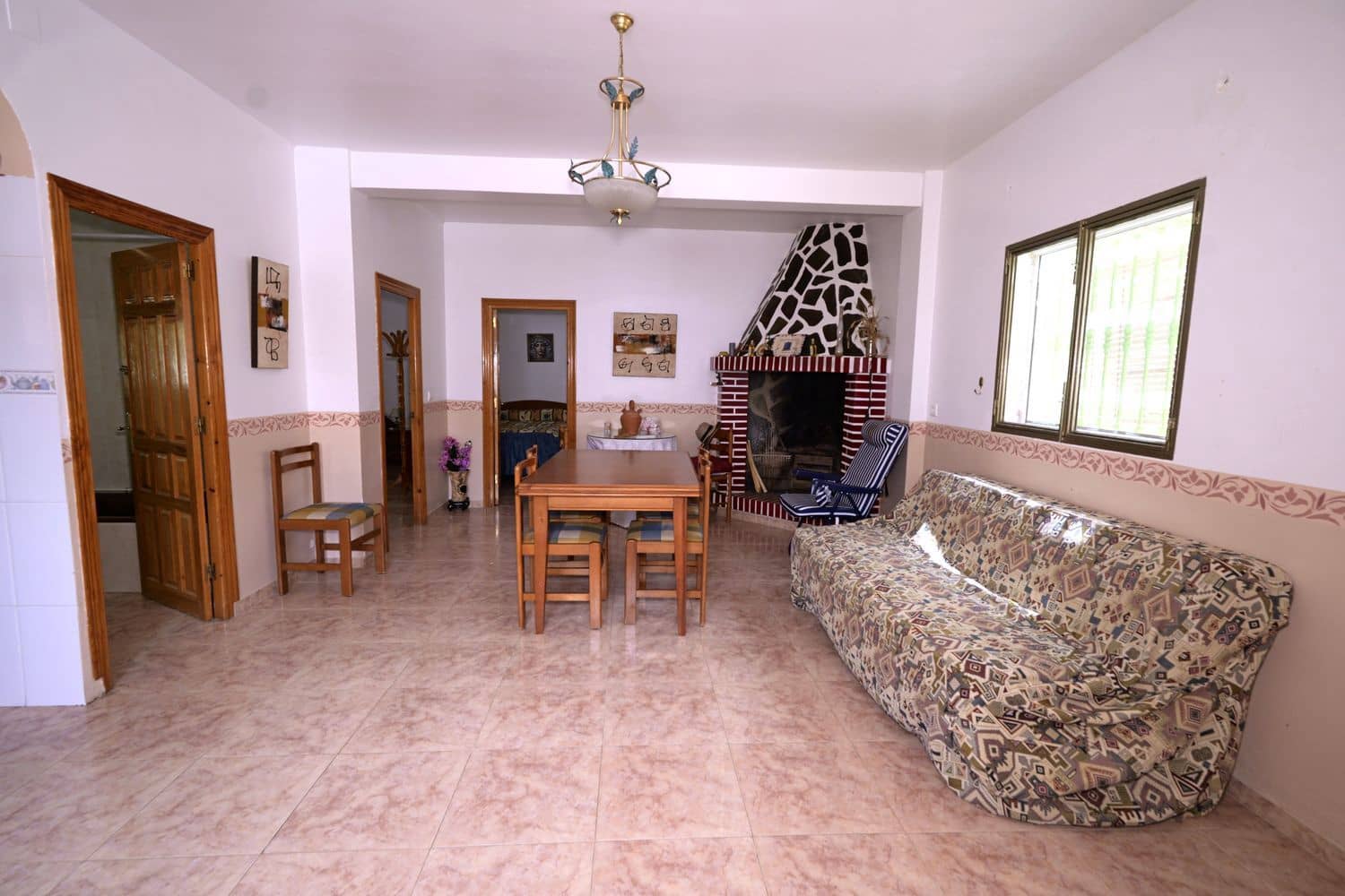 2 soveværelse Finca/Landehus til salg i Granada by med garage - € 85.000 (Ref: 9990156)