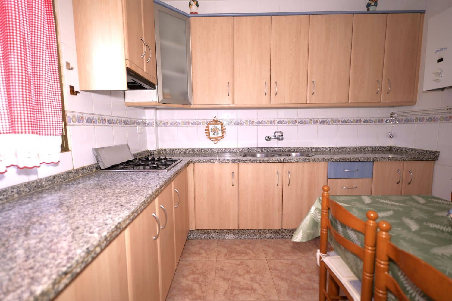 2 soveværelse Finca/Landehus til salg i Granada by med garage - € 85.000 (Ref: 9990156)