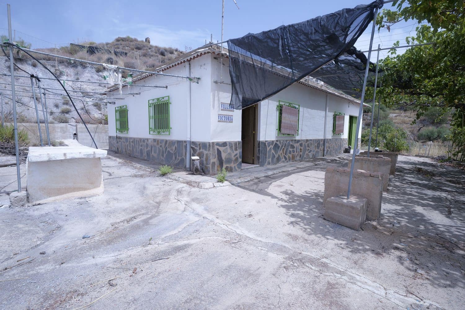 2 soveværelse Finca/Landehus til salg i Granada by med garage - € 85.000 (Ref: 9990156)