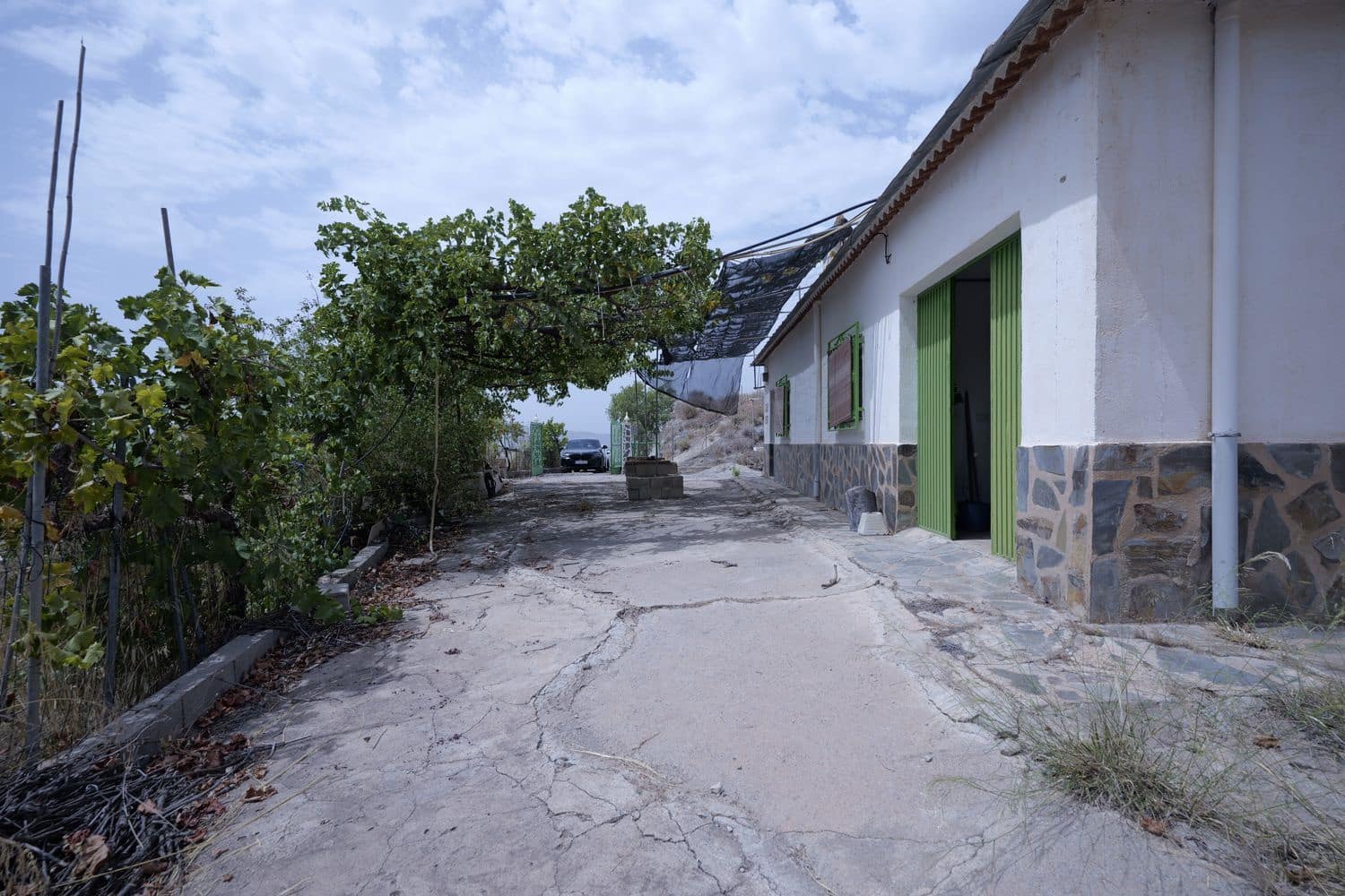 2 soveværelse Finca/Landehus til salg i Granada by med garage - € 85.000 (Ref: 9990156)