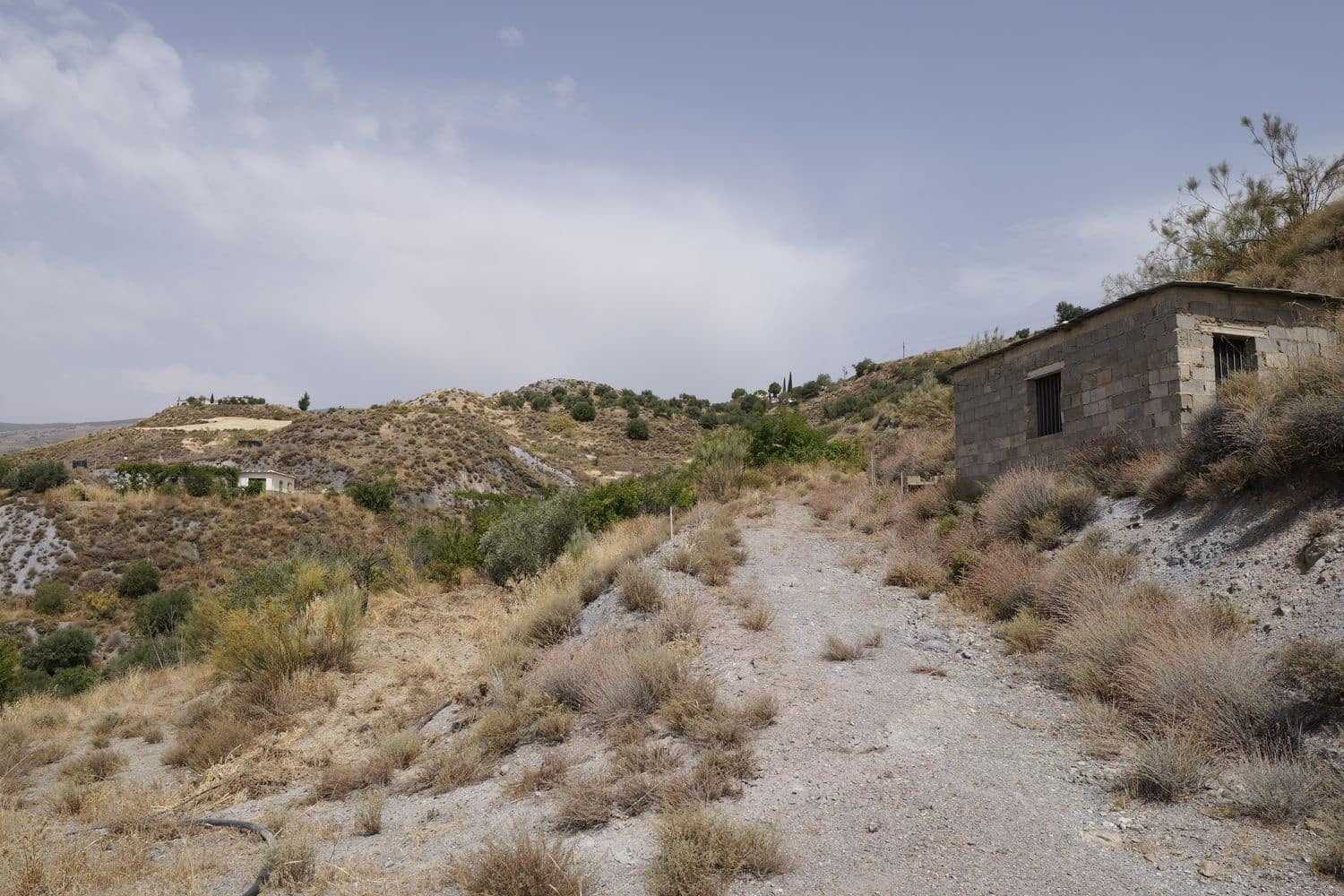 2 soveværelse Finca/Landehus til salg i Granada by med garage - € 85.000 (Ref: 9990156)