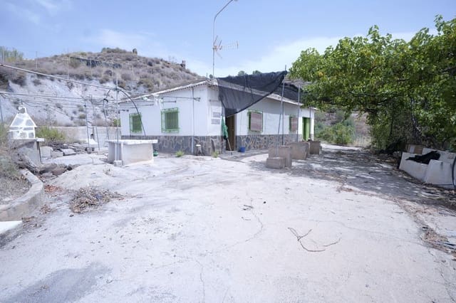 2 soveværelse Finca/Landehus til salg i Granada by med garage - € 85.000 (Ref: 9990156)
