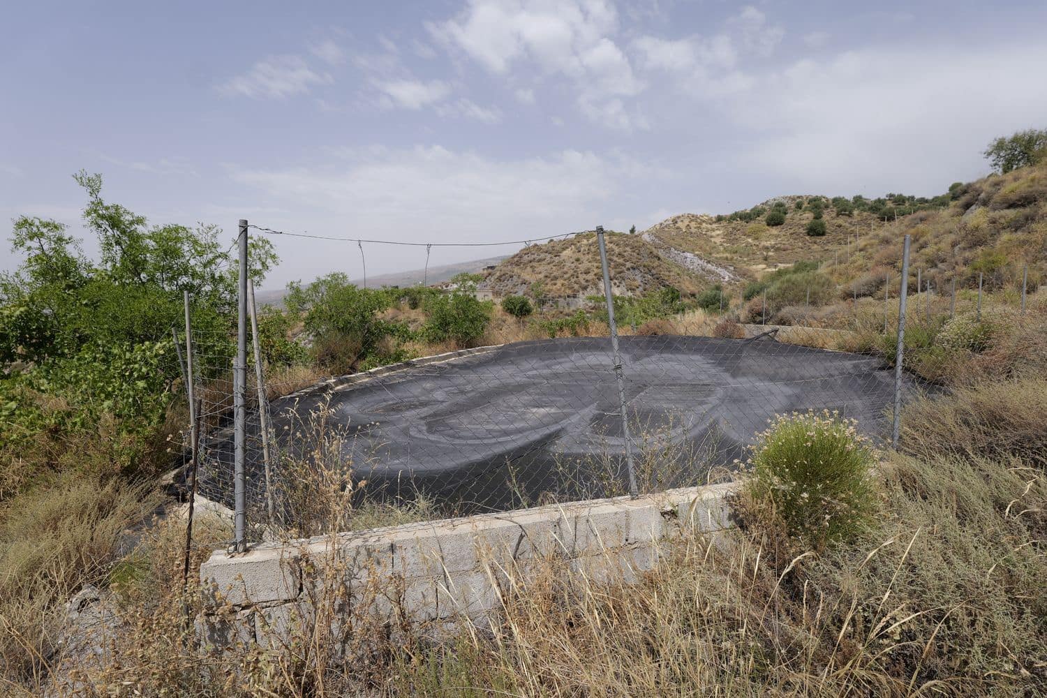 2 soveværelse Finca/Landehus til salg i Granada by med garage - € 85.000 (Ref: 9990156)