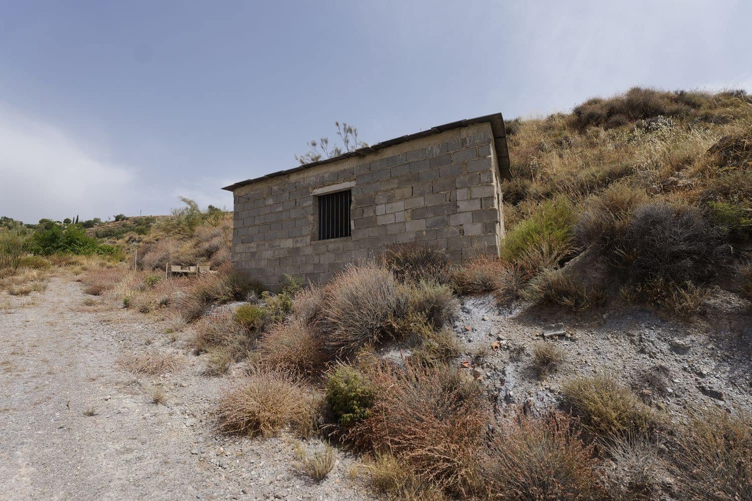 2 soveværelse Finca/Landehus til salg i Granada by med garage - € 85.000 (Ref: 9990156)