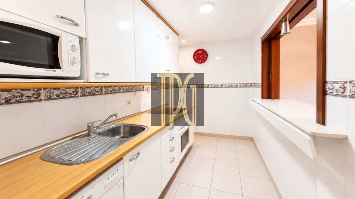1 sovrum Lägenhet till salu i Arona - 273 000 € (Ref: 10030280)