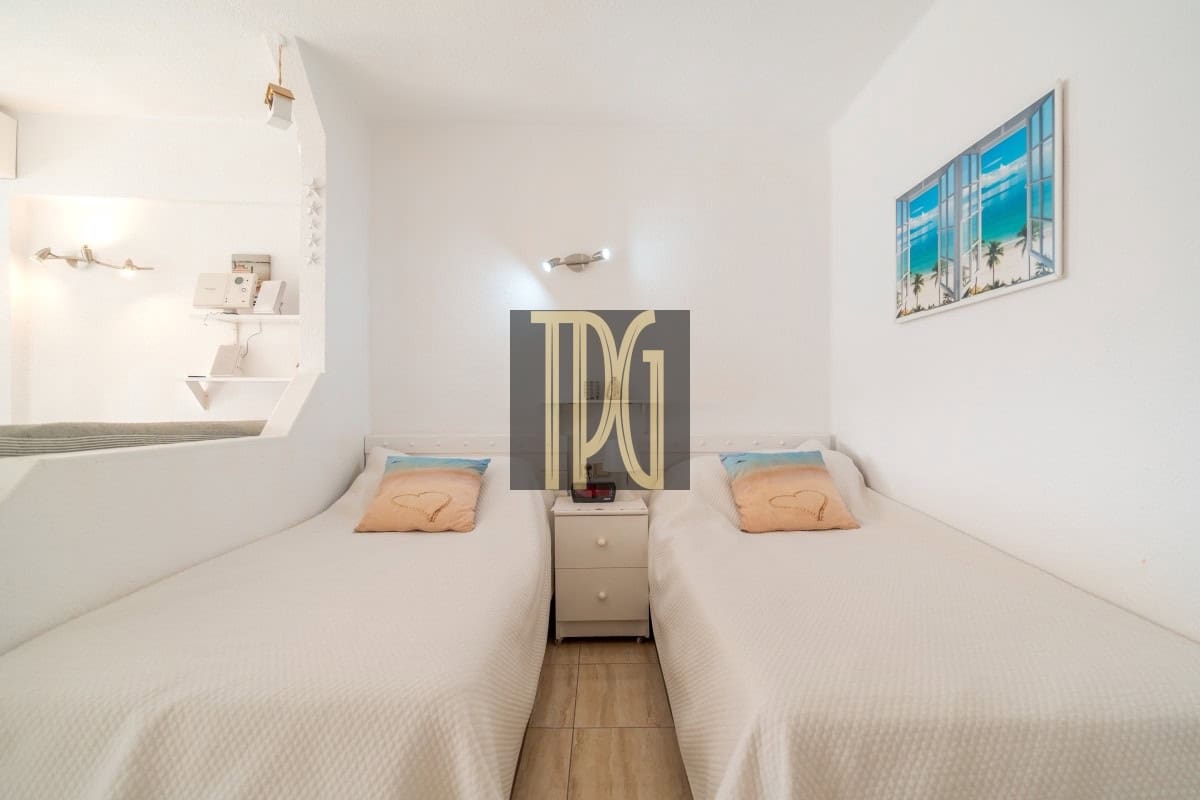 Appartement te koop in San Eugenio met zwembad - € 210.000 (Ref: 10114557)