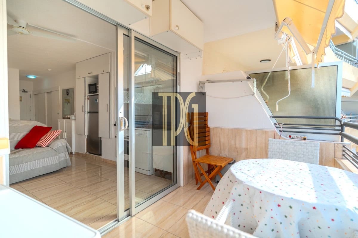 Appartement te koop in San Eugenio met zwembad - € 210.000 (Ref: 10114557)