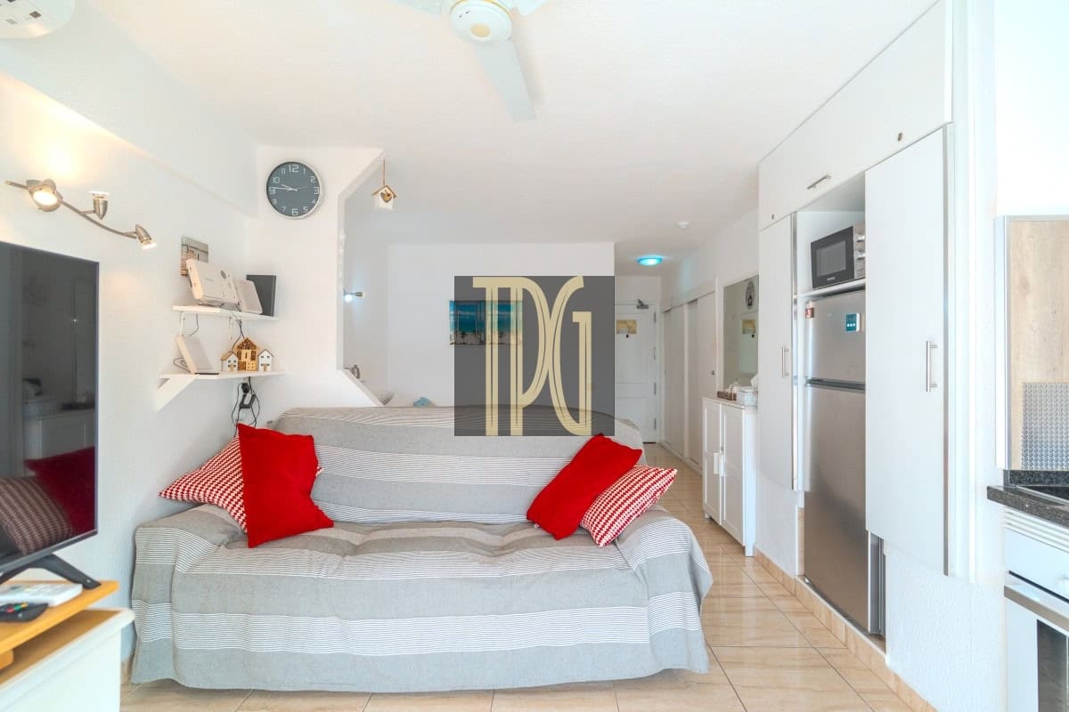 Appartement te koop in San Eugenio met zwembad - € 210.000 (Ref: 10114557)