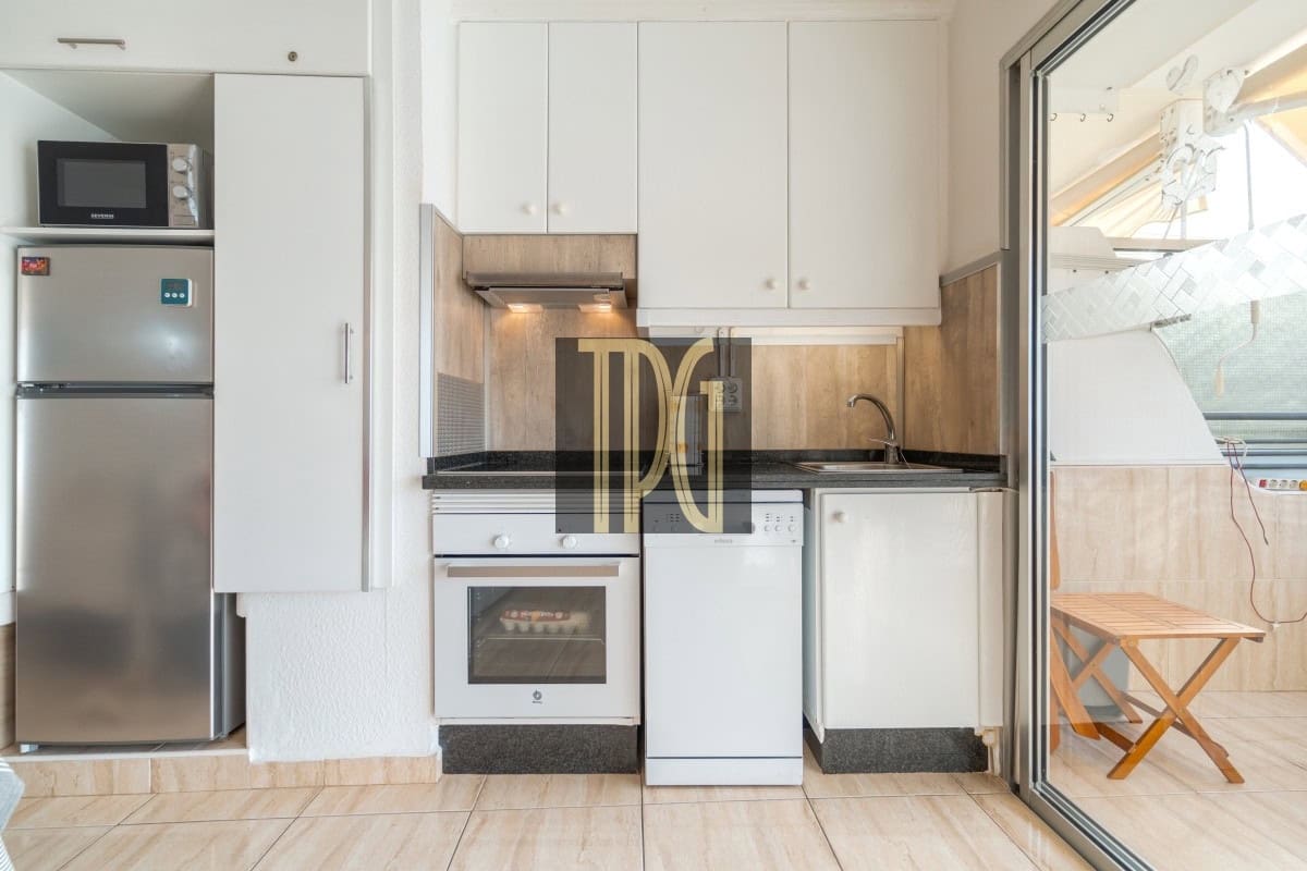 Appartement te koop in San Eugenio met zwembad - € 210.000 (Ref: 10114557)