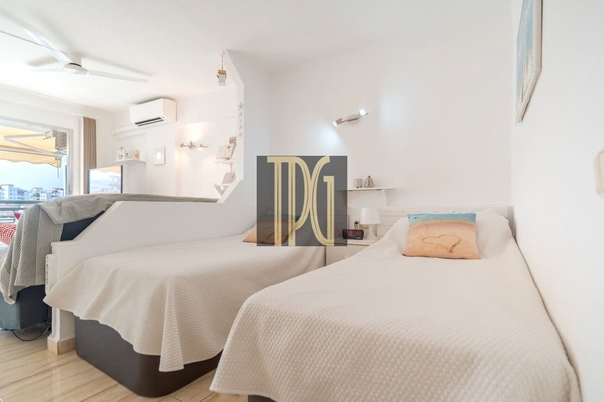 Appartement te koop in San Eugenio met zwembad - € 210.000 (Ref: 10114557)