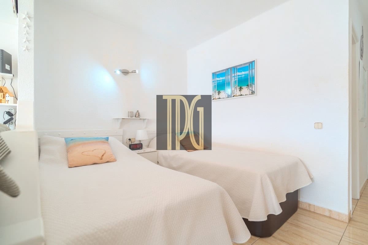 Appartement te koop in San Eugenio met zwembad - € 210.000 (Ref: 10114557)