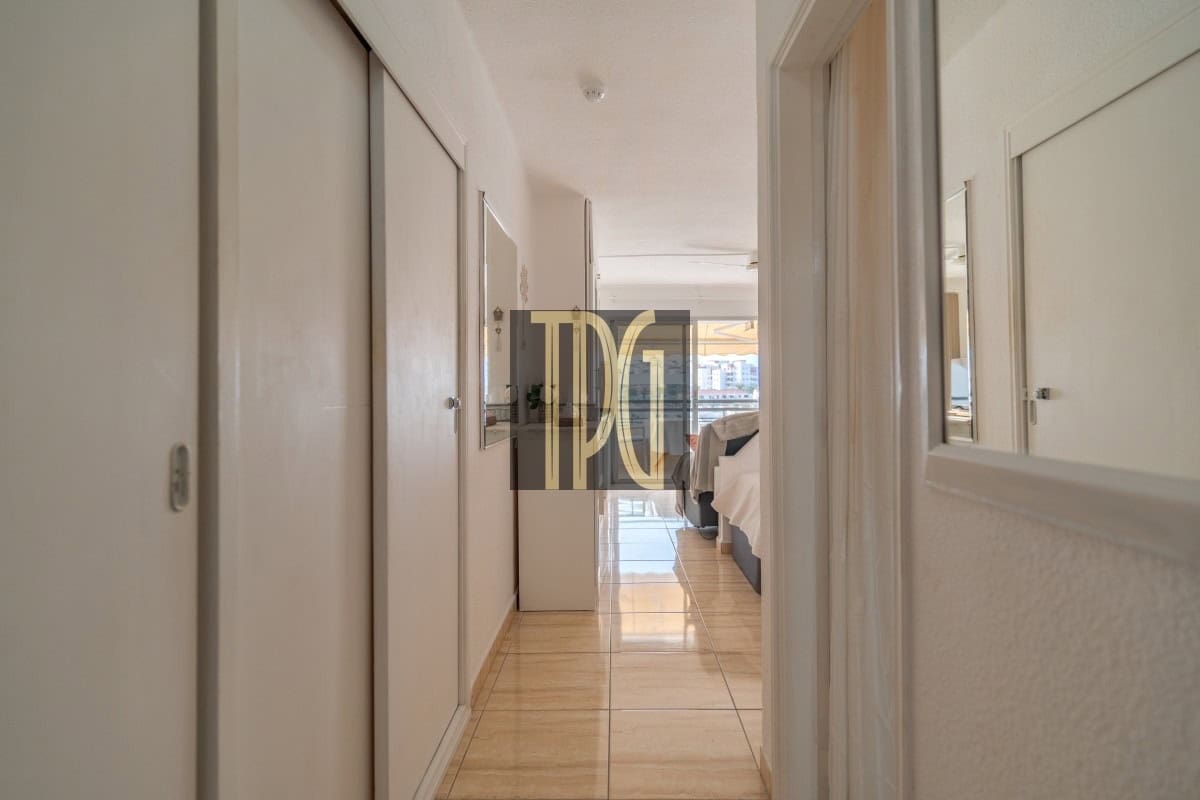 Appartement te koop in San Eugenio met zwembad - € 210.000 (Ref: 10114557)