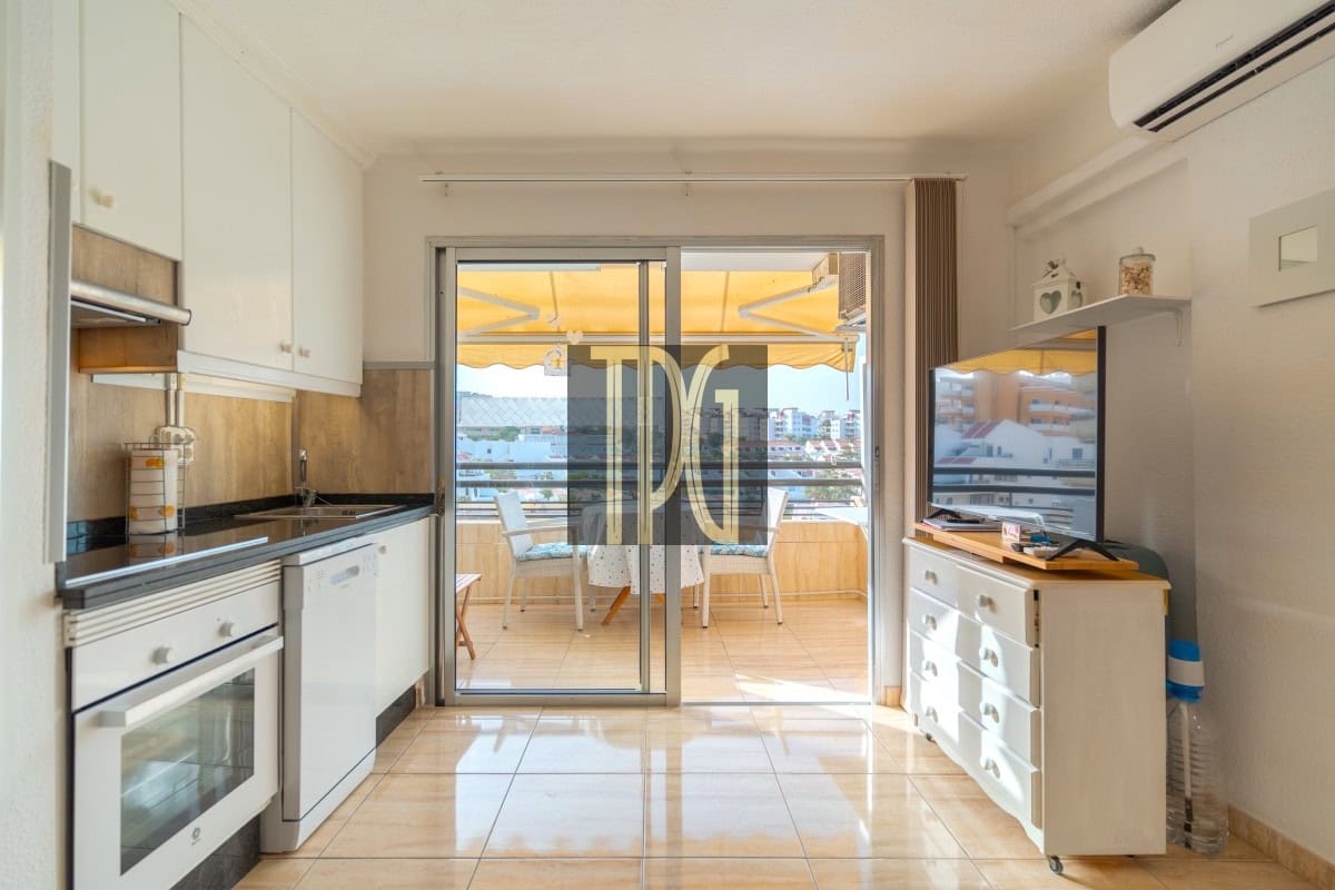 Appartement te koop in San Eugenio met zwembad - € 210.000 (Ref: 10114557)