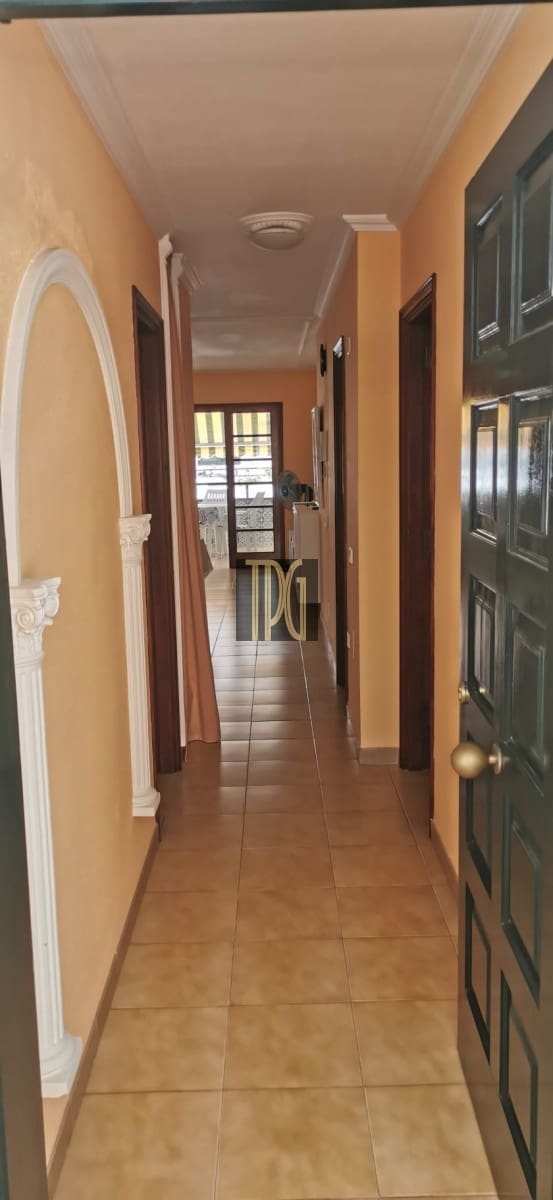 2 bedroom Apartment for sale in Arona - € 430,000 (Ref: 10114558)