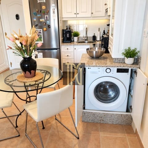1 slaapkamer Appartement te koop in Costa del Silencio, Arona met zwembad garage - € 289.000 (Ref: 10114559)