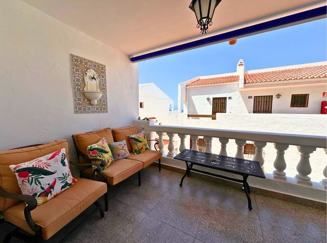 1 makuuhuone Huoneisto myytävänä paikassa Los Cristianos, Arona mukana uima-altaan - 240 000 € (Ref: 10114560)