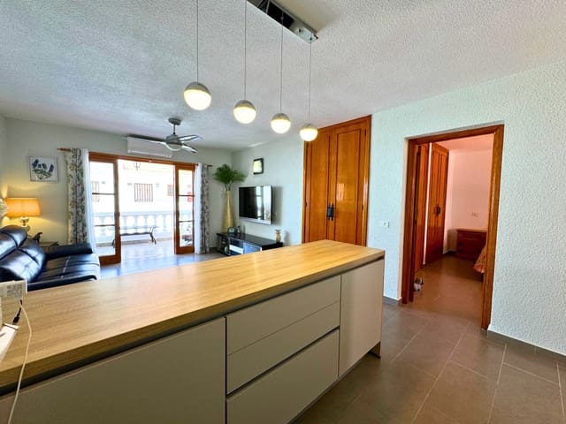 1 makuuhuone Huoneisto myytävänä paikassa Los Cristianos, Arona mukana uima-altaan - 240 000 € (Ref: 10114560)