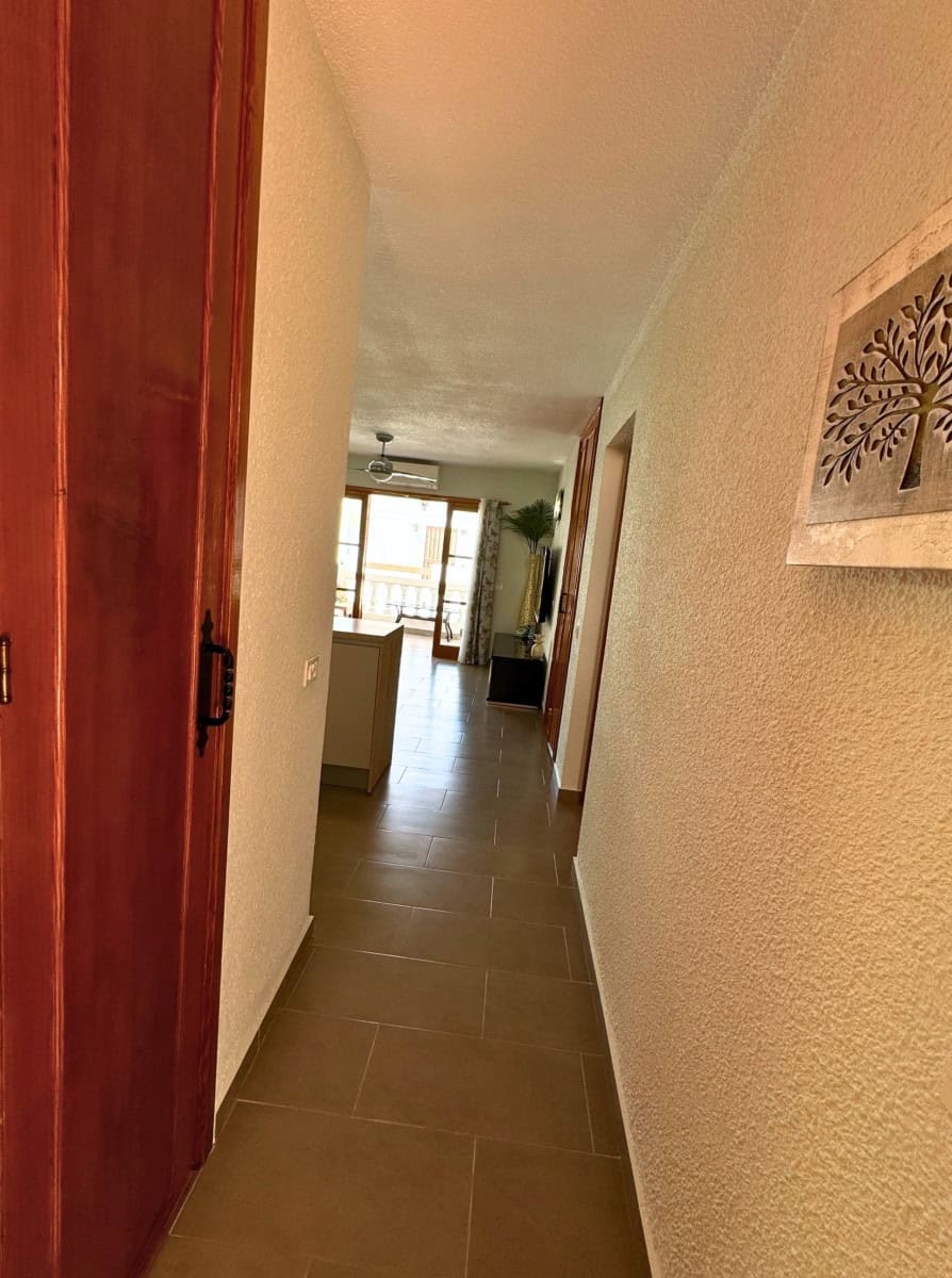 1 makuuhuone Huoneisto myytävänä paikassa Los Cristianos mukana uima-altaan - 240 000 € (Ref: 10114560)
