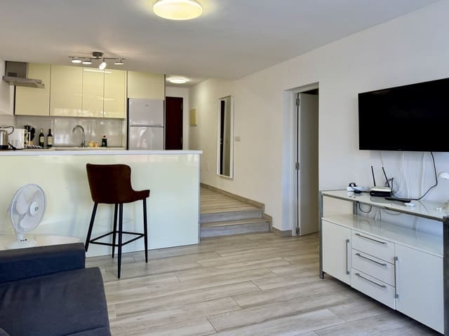 Apartamento de 1 habitación en Costa Adeje, Adeje en venta con piscina - 235.000 € (Ref: 10118590)