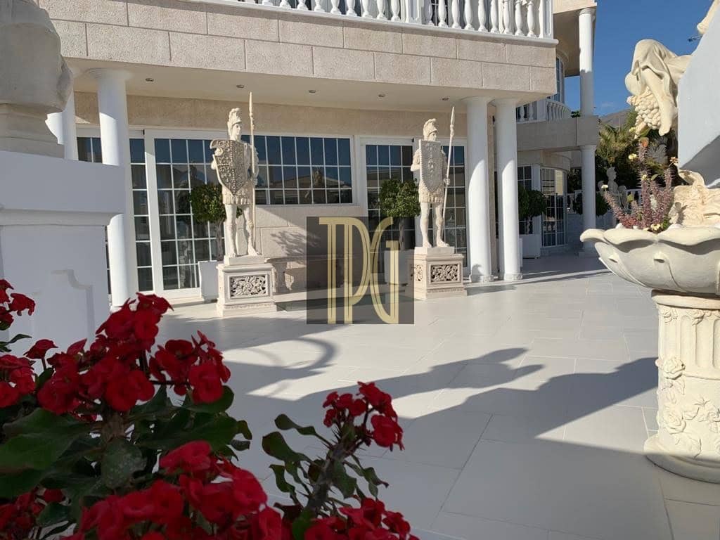 6 bedroom Villa for sale in Costa Adeje - € 4,500,000 (Ref: 8459493)