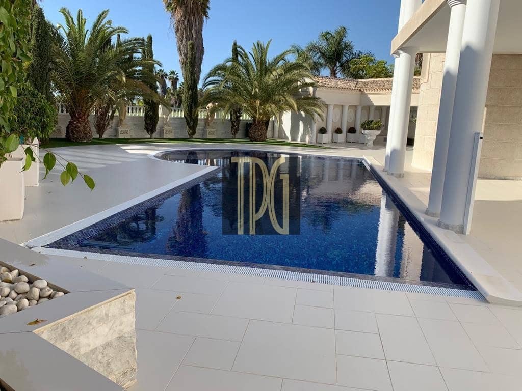 6 bedroom Villa for sale in Costa Adeje - € 4,500,000 (Ref: 8459493)