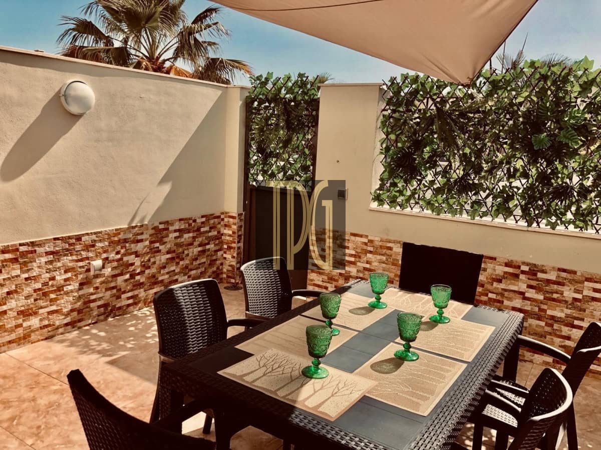 3 soveværelse Semi-Rækkehus til salg i Costa Adeje - € 590.000 (Ref: 8670074)