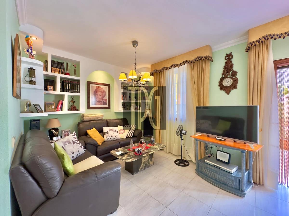 3 soveværelse Byhus til salg i Arona - € 399.900 (Ref: 9106319)