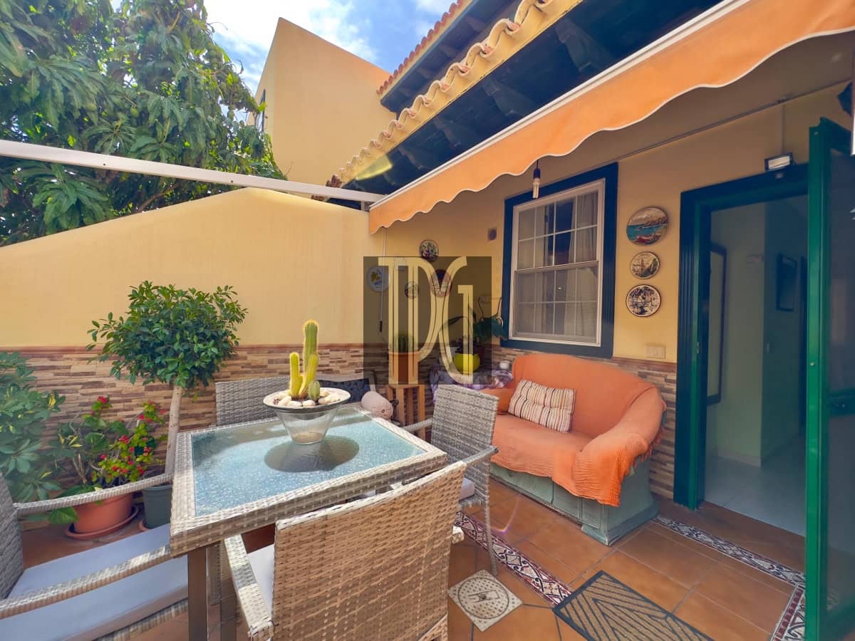 3 soveværelse Byhus til salg i Arona - € 399.900 (Ref: 9106319)