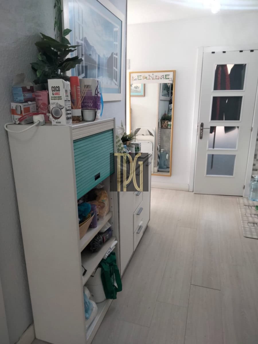 2 bedroom Apartment for sale in Los Cristianos - € 350,000 (Ref: 9183293)