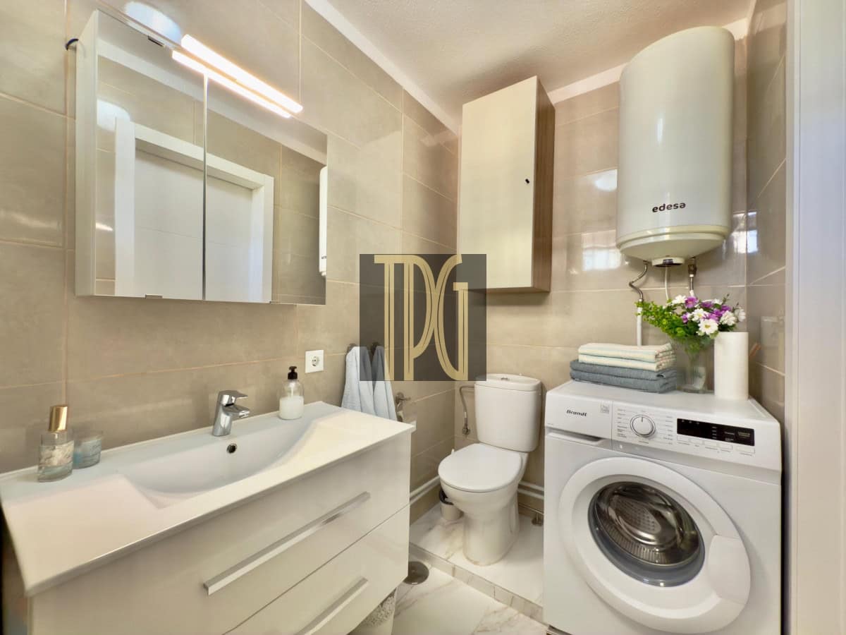 1 bedroom Apartment for sale in Los Cristianos - € 425,000 (Ref: 9185035)