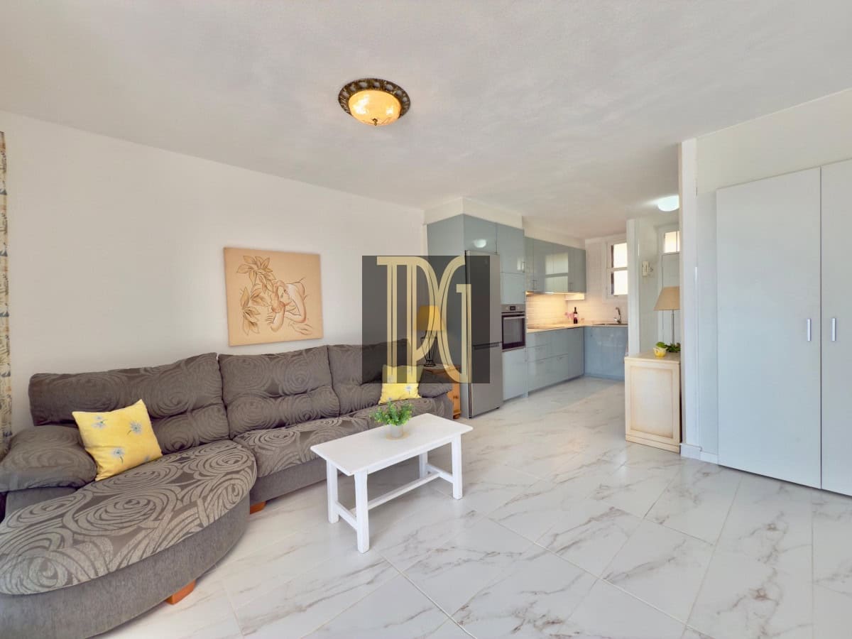 1 bedroom Apartment for sale in Los Cristianos - € 425,000 (Ref: 9185035)