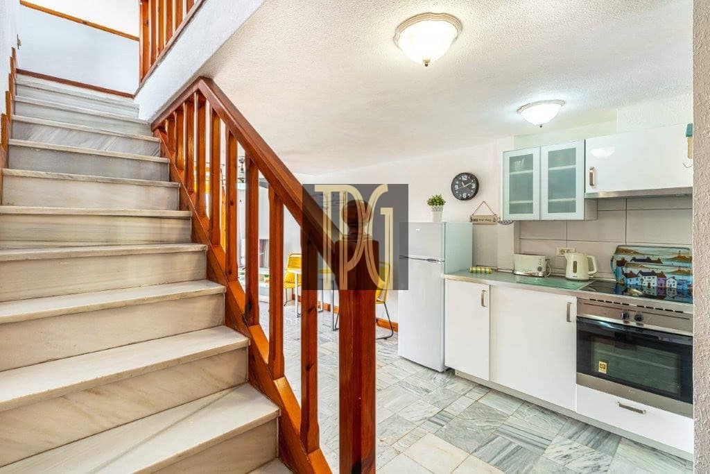 Ático de 1 habitación en Playa de las Americas en venta - 459.000 € (Ref: 9228268)