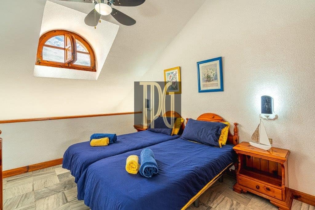 Ático de 1 habitación en Playa de las Americas en venta - 459.000 € (Ref: 9228268)