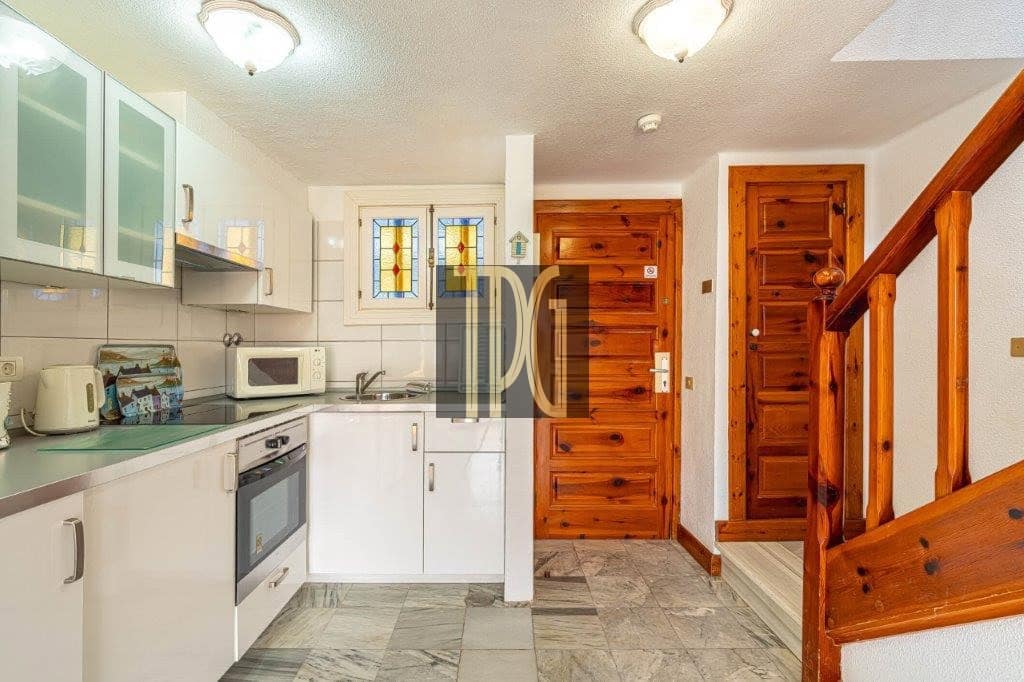 Ático de 1 habitación en Playa de las Americas en venta - 459.000 € (Ref: 9228268)