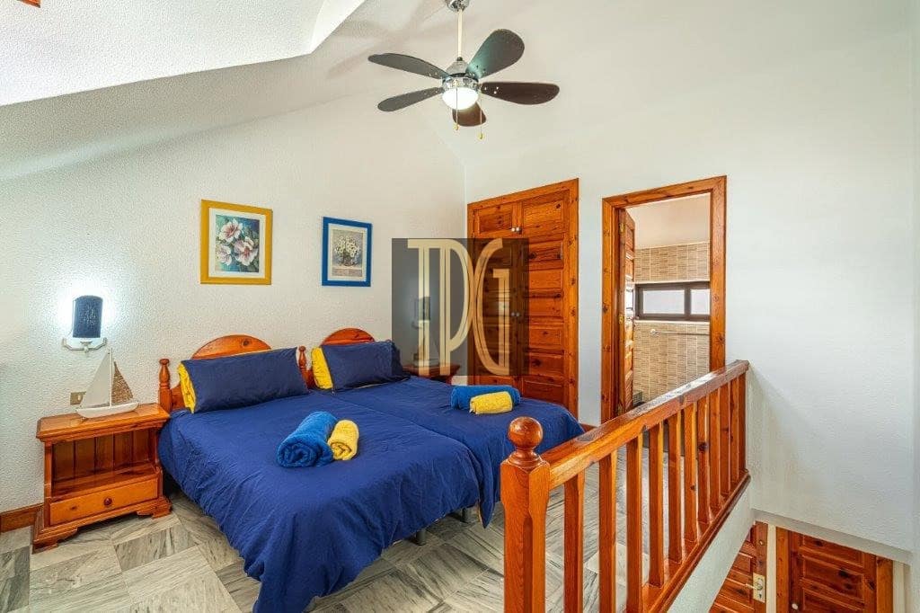 Ático de 1 habitación en Playa de las Americas en venta - 459.000 € (Ref: 9228268)