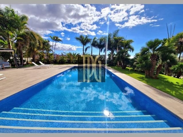 6 bedroom Villa for sale in Costa Adeje, Adeje - € 4,450,000 (Ref: 9228270)