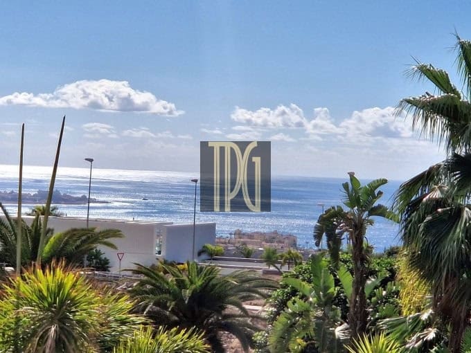 6 bedroom Villa for sale in Costa Adeje - € 4,450,000 (Ref: 9228270)