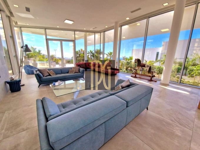 6 bedroom Villa for sale in Costa Adeje - € 4,450,000 (Ref: 9228270)