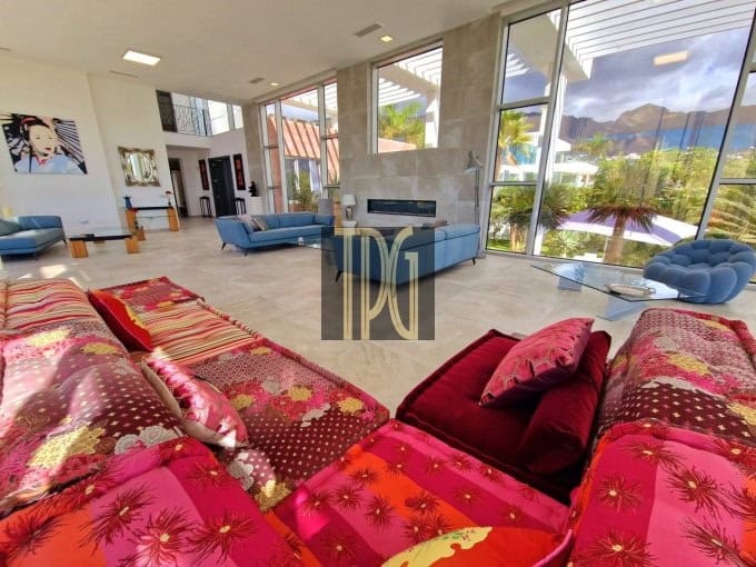 6 bedroom Villa for sale in Costa Adeje - € 4,450,000 (Ref: 9228270)