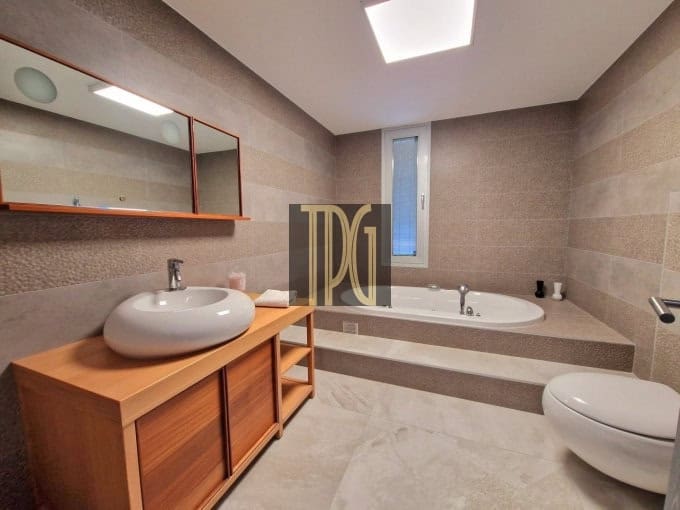 6 bedroom Villa for sale in Costa Adeje - € 4,450,000 (Ref: 9228270)