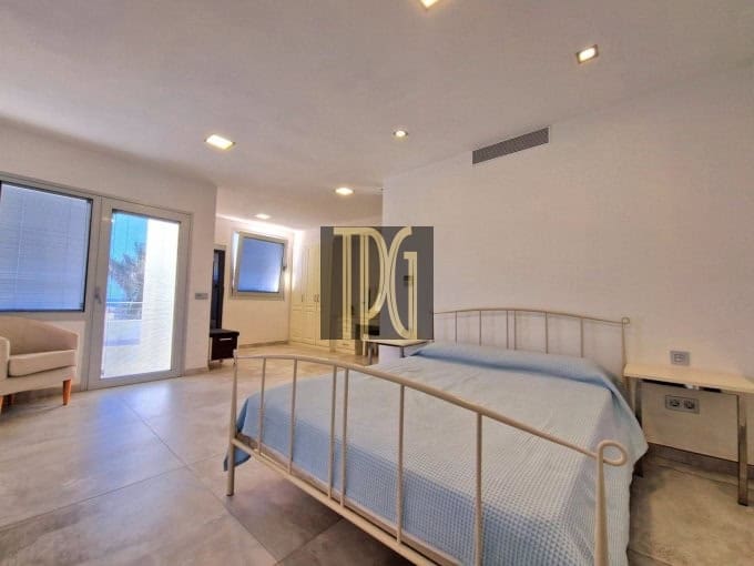 6 bedroom Villa for sale in Costa Adeje - € 4,450,000 (Ref: 9228270)