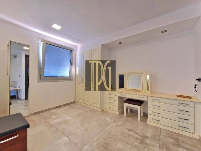 6 bedroom Villa for sale in Costa Adeje - € 4,450,000 (Ref: 9228270)