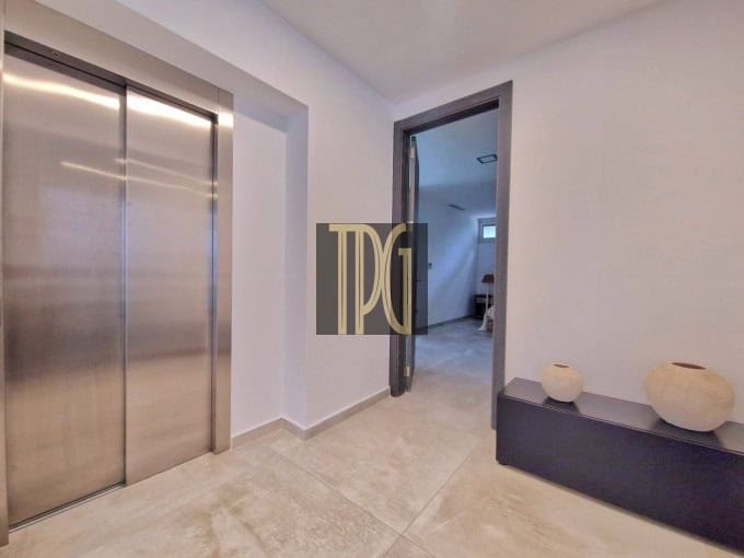 6 bedroom Villa for sale in Costa Adeje - € 4,450,000 (Ref: 9228270)