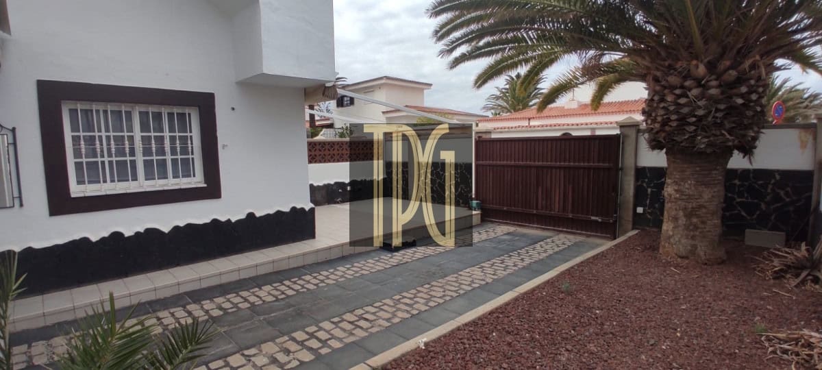 1 bedroom Apartment for sale in Costa del Silencio - € 273,000 (Ref: 9387508)