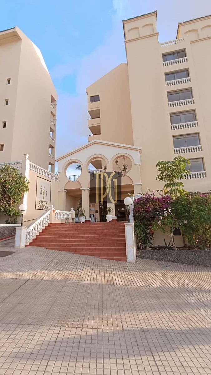 1 bedroom Apartment for sale in Los Cristianos - € 290,000 (Ref: 9451136)