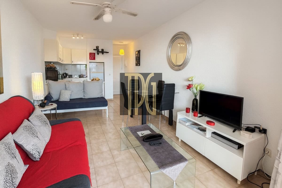 1 bedroom Apartment for sale in Los Cristianos - € 290,000 (Ref: 9451136)