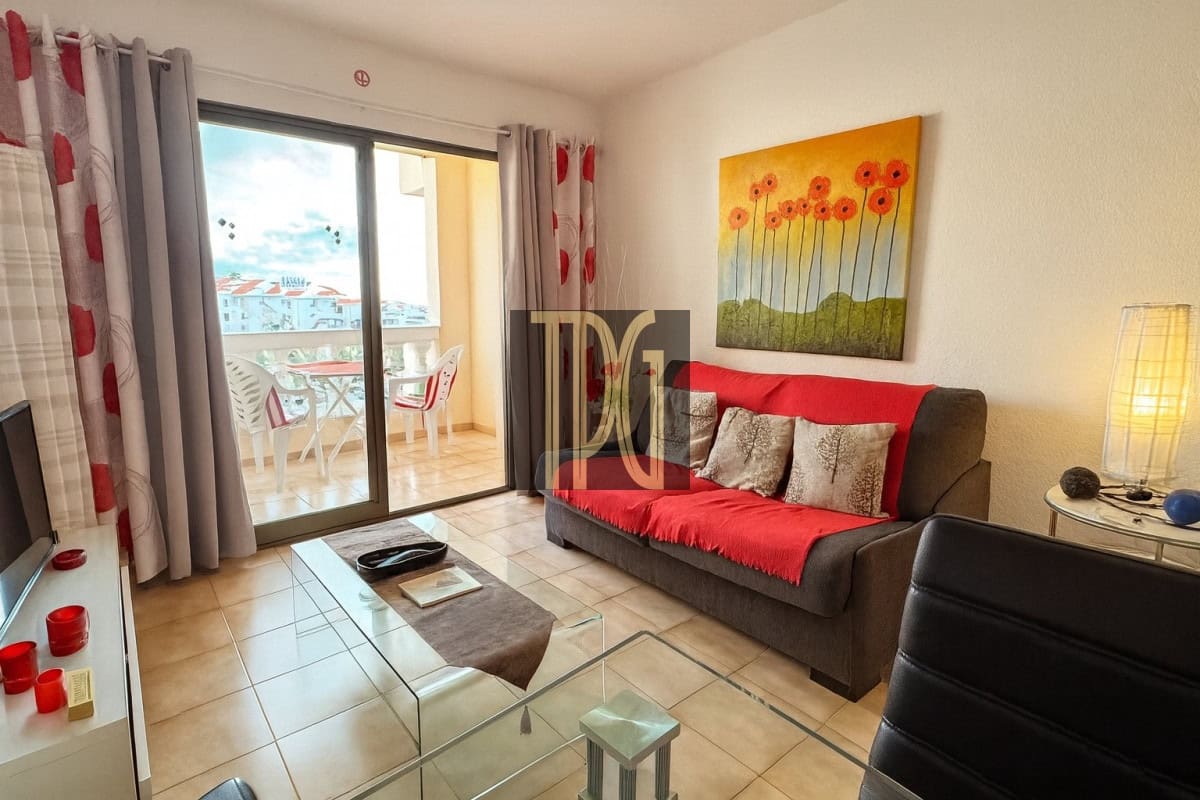 1 bedroom Apartment for sale in Los Cristianos - € 290,000 (Ref: 9451136)