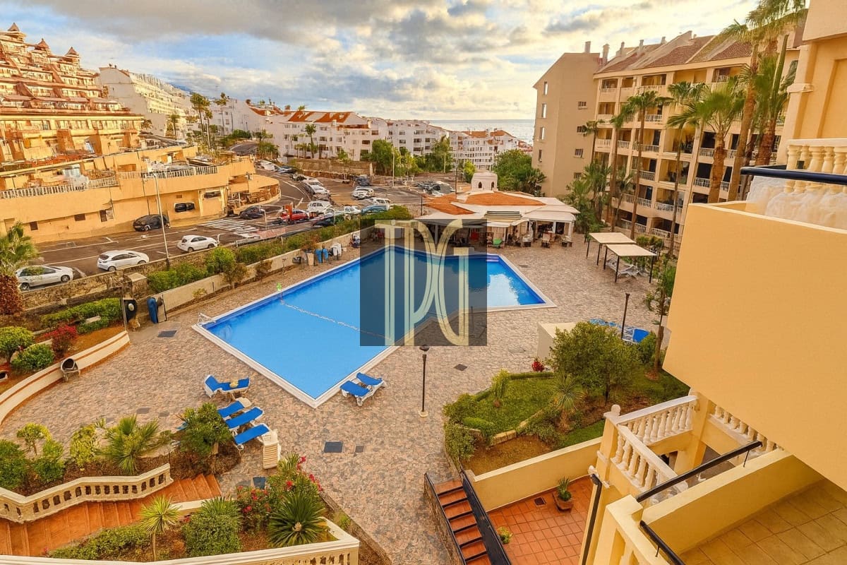 1 bedroom Apartment for sale in Los Cristianos - € 290,000 (Ref: 9451136)