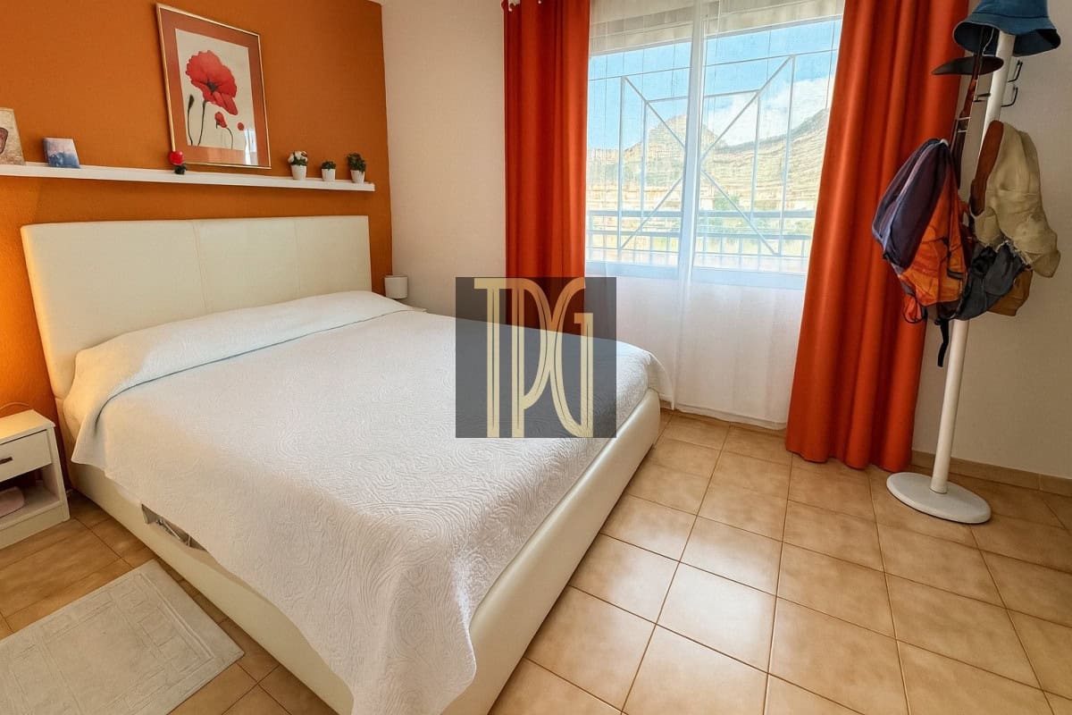 1 bedroom Apartment for sale in Los Cristianos - € 290,000 (Ref: 9451136)